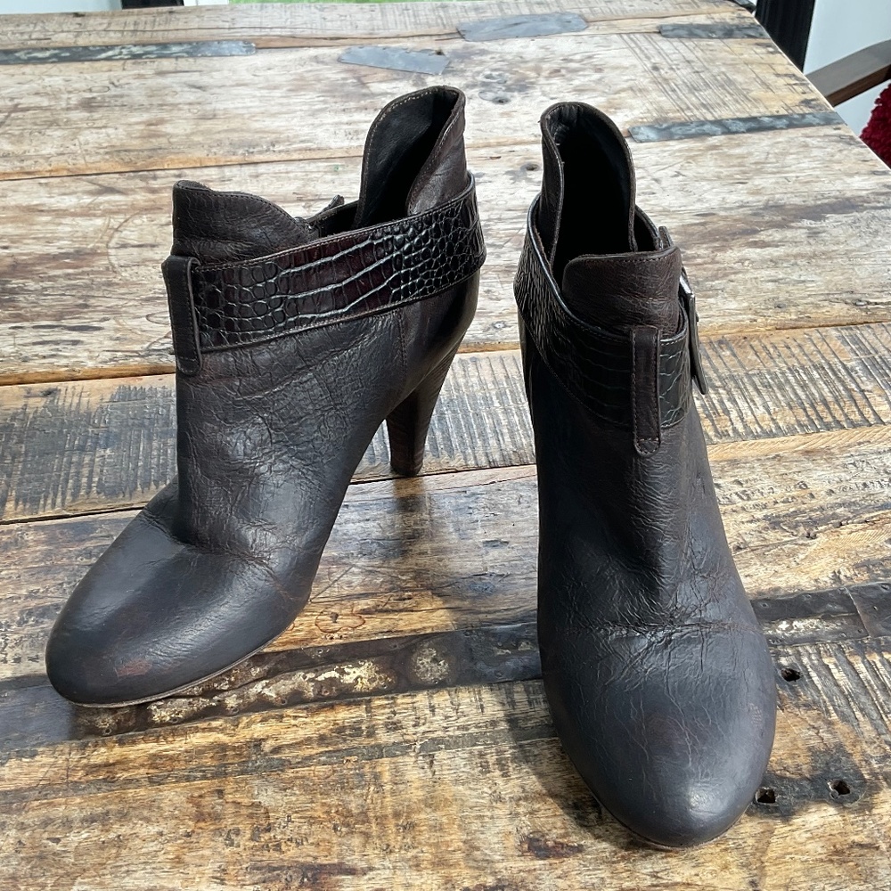 Donald Pliner brown boots,9.